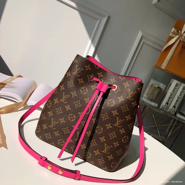 VUITTON LOUIS NÉONOÉ 0525